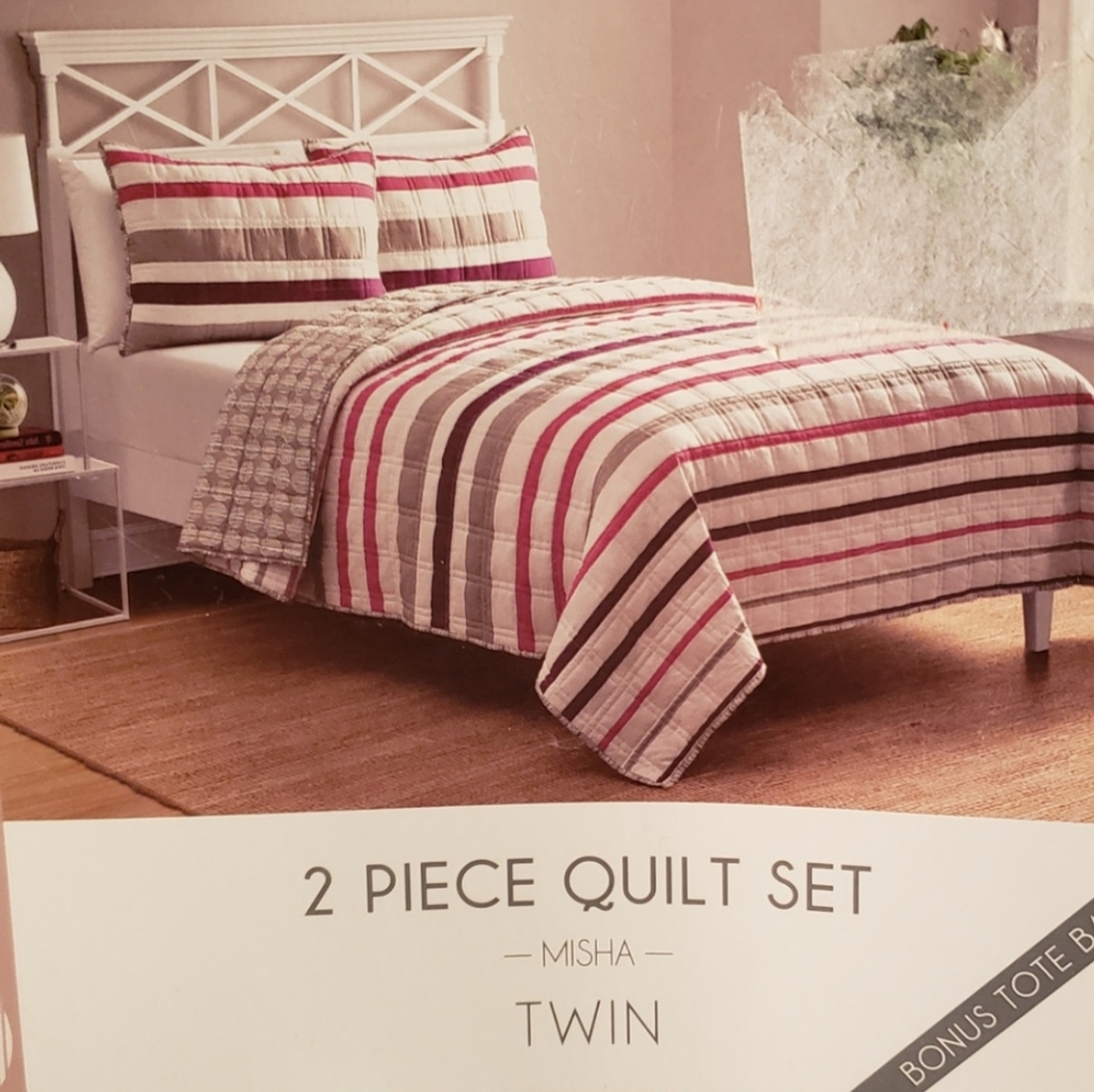 NEW Twin Quilt set 2 pc Reversible Bed Bath & Beyond Bedding